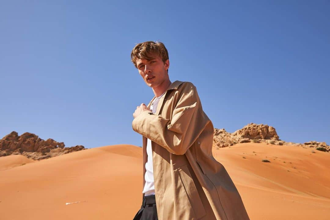 ラッキー・ブルー・スミスさんのインスタグラム写真 - (ラッキー・ブルー・スミスInstagram)「Desert scenes for @boss #BeYourOwnBOSS #sponsored」3月17日 5時44分 - luckybsmith