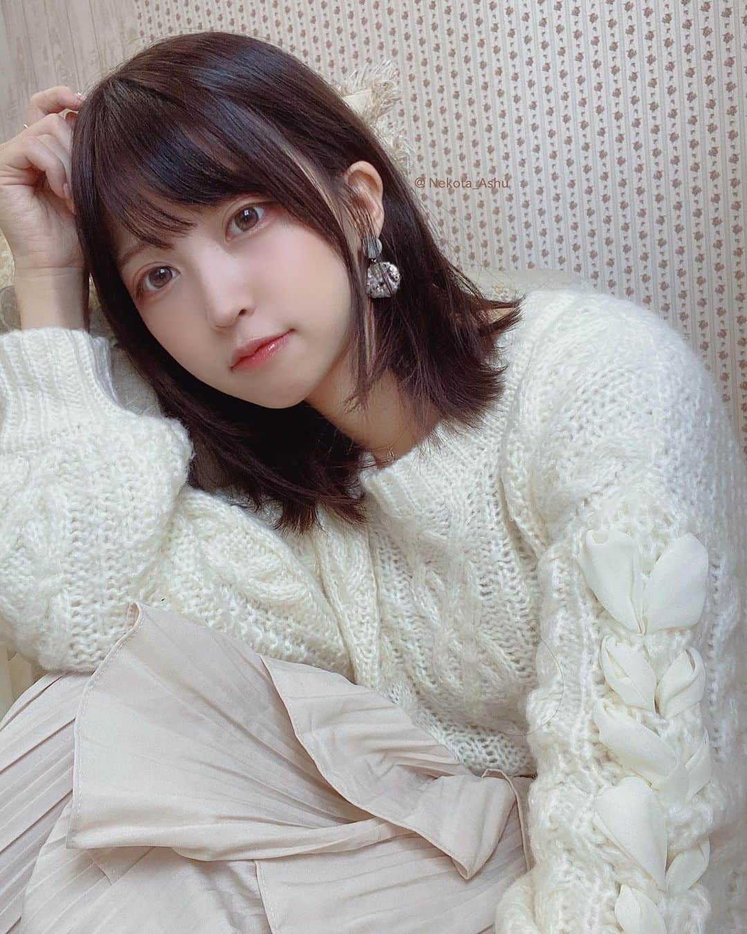 猫田あしゅさんのインスタグラム写真 猫田あしゅinstagram Code Ootd Clothes Codenate Fashion コーデ ファッション 私服 Make Cosme Onetone ホワイトコーデ ワントーンコーデ 白ニット アクセサリー Pierce コスメ Selfie Whitecode