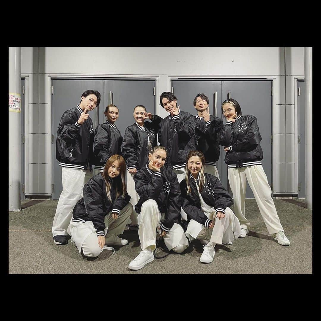 鞘師里保のインスタグラム：「私達に最強な仲間が加わりました。わーい！！  我らがさやしいダンサーズ【NOSUKE, GENTARO, pik, AYAKA, YUKINA, MIPPO】のみんなです。  なんと私達、1次予選を突破して、先日関東予選の収録に挑んできました。19日に日本テレビさんで放送です。  皆さんとっては急展開👀 でもまずは、放送でこの9人のパフォーマンス観てください😉  . そして昨夜は大丈夫でしたか？引き続き、気をつけていきましょうね。」