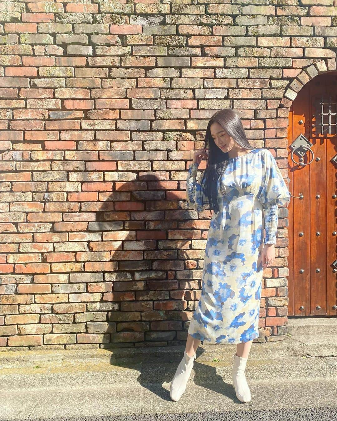 太田麻美のインスタグラム：「🌸  dress... @lily_brown_official  new hair... @tatsuma23   #outfit #ootd #coordinate #code #onepiece #lilybrown #dress #私服」
