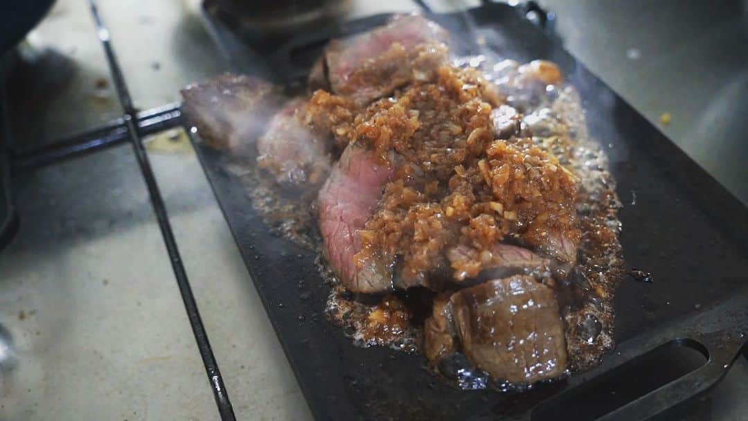 あばれる君のインスタグラム：「身体に栄養行き渡らせちゃおっか‼️🥩🍽」