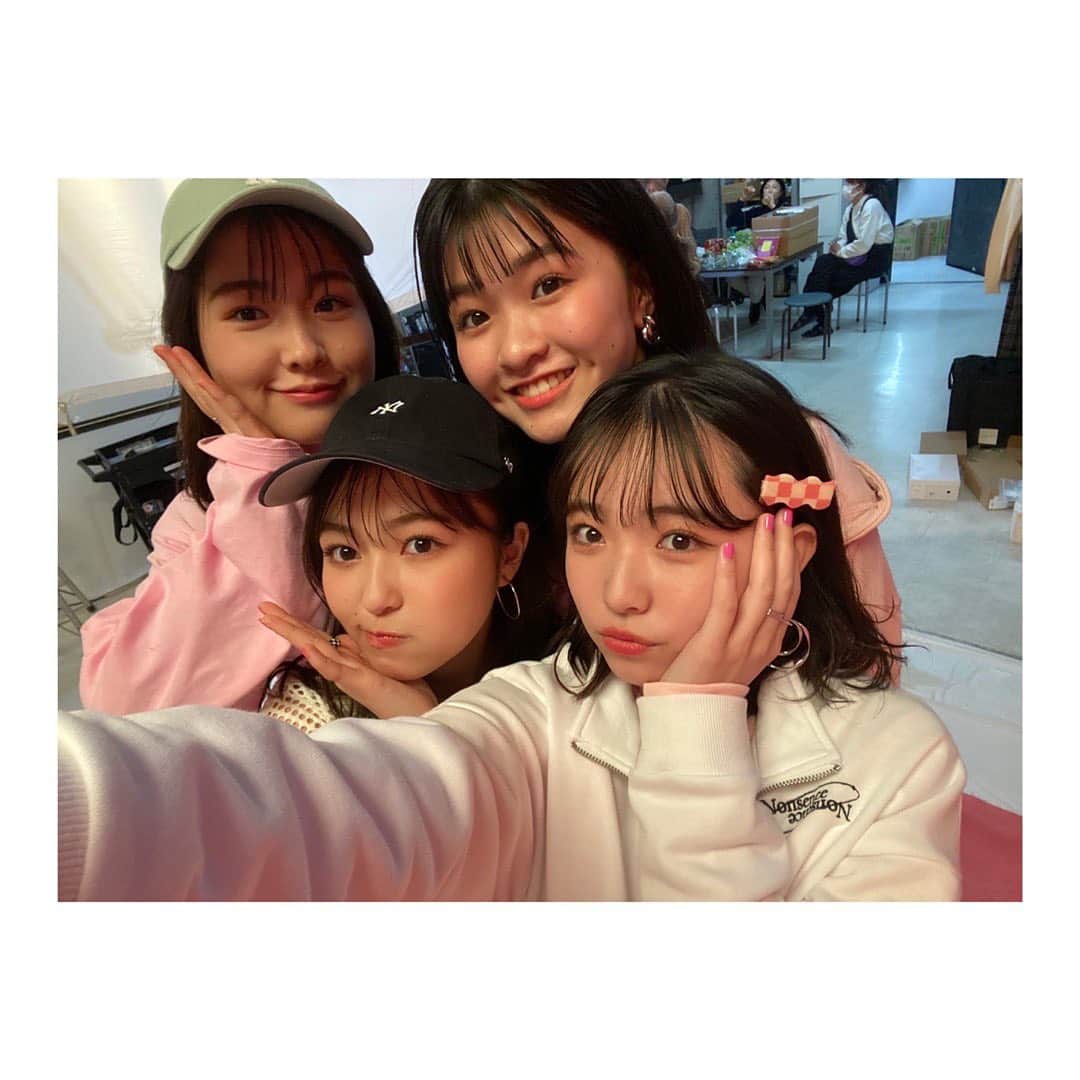 のインスタグラム：「. 表紙オフショ💞 謎メンと21期生関西モ！  #nicola #05line_nicola #ニコラ4月号発売中」