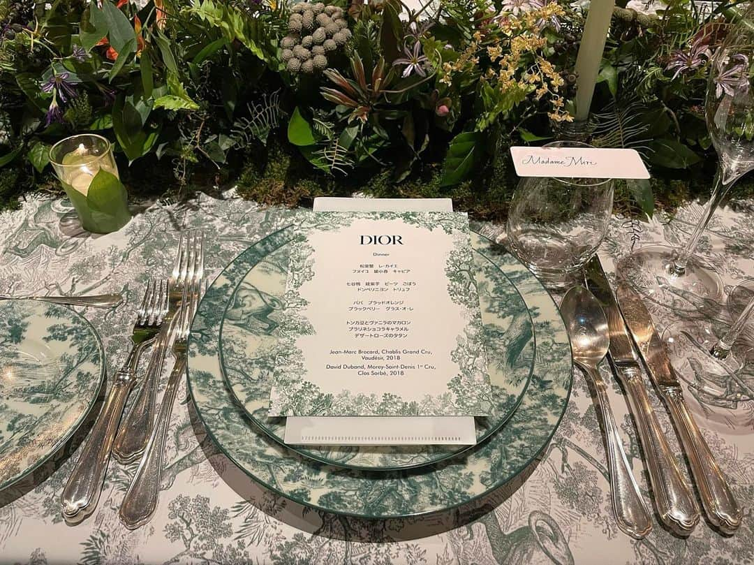 MIRIさんのインスタグラム写真 - (MIRIInstagram)「🌿Villa DIOR Tokyo🌿  ご招待ありがとうございます✨  やっと開催されてよかった💕  @dior   #villadiortokyo  #garden #dior #ディオール　 #ディナー #dinner  #🍷 #🍾  #2022 #dior #東京 #写真 #instagram  #ファッション#fashion」3月17日 18時01分 - miri.o3