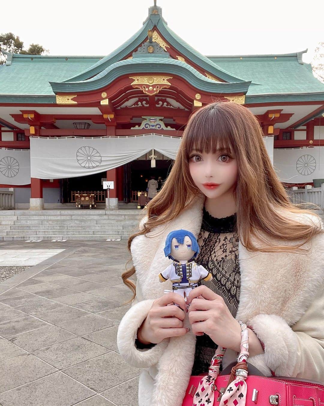 ヴァニラさんのインスタグラム写真 ヴァニラinstagram ストーリーに載せたノーマルカメラで撮った徐倫ポーズを待ち受けしたいとdm来てたので文字なしを 気合い入れて寝ずに朝から徐倫ヘアーつくって徐倫パーカー着て徐倫立ちしたけど このパーカーバックに