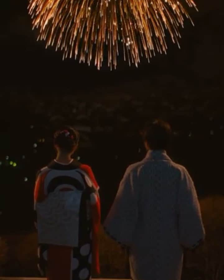 のインスタグラム：「smash.スマホ映画『夢の雫と星の花』に、一宮亮役で出演します。  不思議な縁で繋がっている男女の等身大の恋模様と、幻想的で澄んだ映像。  YOASOBIさんの楽曲「あの夢をなぞって」のスペシャルムービーも🎇  3月24日、配信開始です。  #夢の雫と星の花」