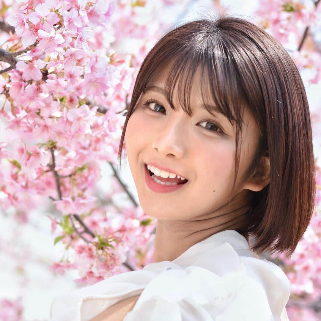 山本ゆうかのインスタグラム：「先日が見頃でしたね🌸 ソメイヨシノは例年通りだそうです！  #淀 #淀水路 #snidel #mercuryduo #河津桜 #関西観光 #桜撮影 #桜 #河津桜 #神戸ウエディングクイーン #第12代神戸WDQ #12thKWDQFinalists」