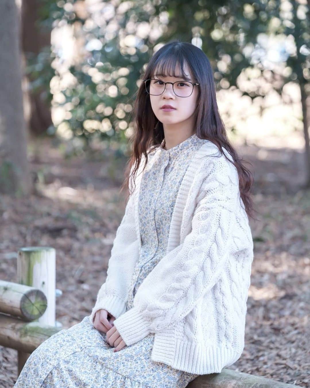のインスタグラム：「メガネ姿も愛してください💗  📸🫧 ⤵︎ @icingcolor20   #被写体#ポートレート」