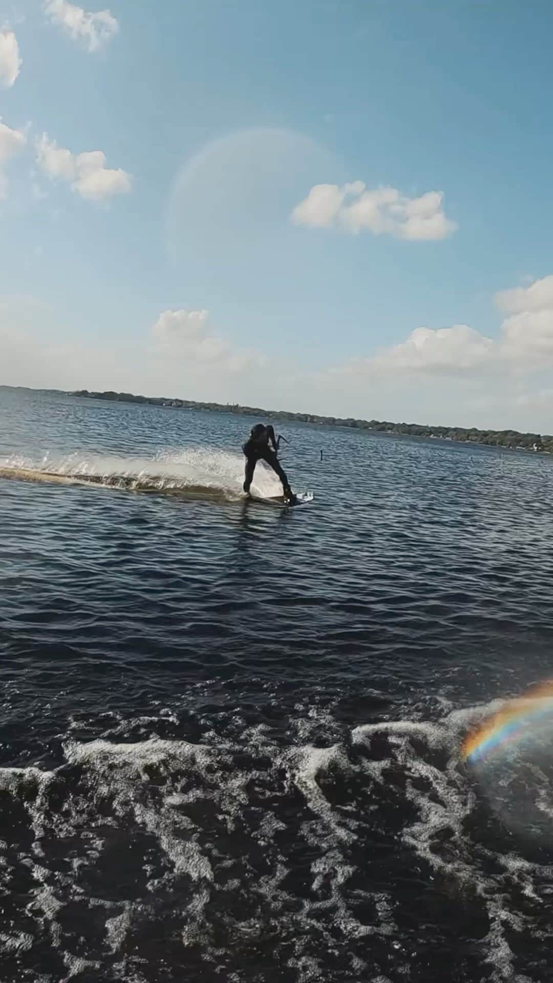 手塚翔太のインスタグラム：「One hit from @supra_boats crew shoot in Orlando🌴 Go check out full video on Supra page🔥」