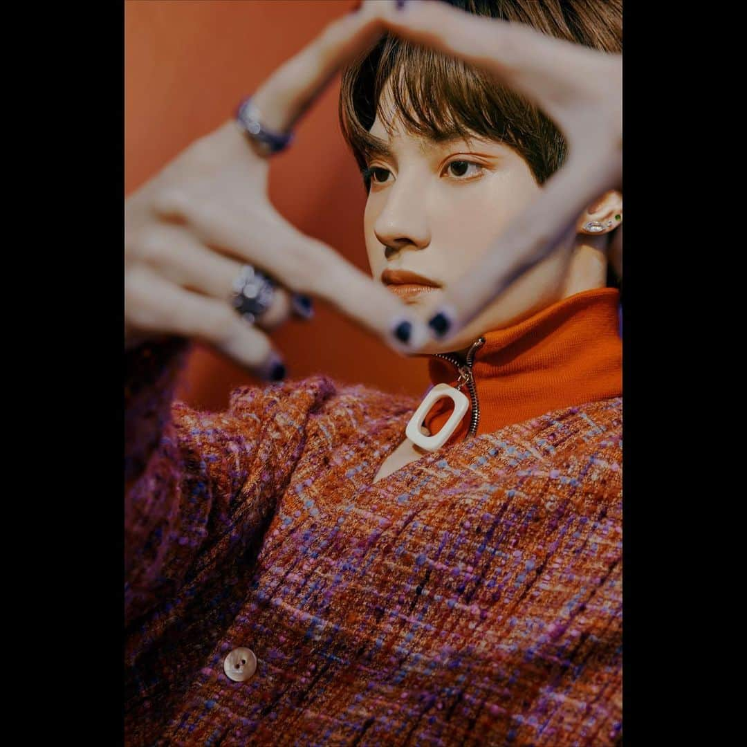 GUNOさんのインスタグラム写真 - (GUNOInstagram)「FAcE tO FAcE   Little gift for rebra ❤️  Shoot/ @presstheshutter99  Hair/ @mika___hair  Makeup/ @glambyarimakeup  Styling/ @aaachi____   #bugvel  #guno  #wangjyunhao」3月17日 22時15分 - real_wangjyunhao0508