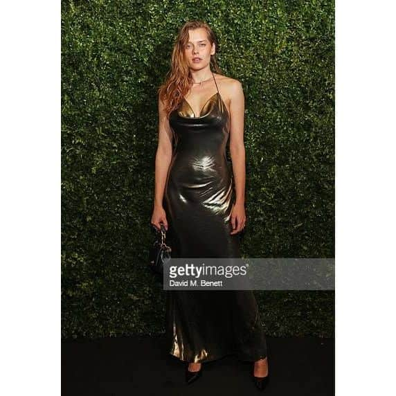 ソルヴェイグ・モルク・ハンセンのインスタグラム：「About the other night 🌃⭐  #chanelcharlesfinchprebaftaparty #chanel #finchandpartners #bafta」