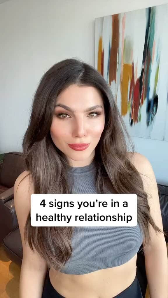 のインスタグラム：「4 signs you’re in a #healthy #relationship ❤️」