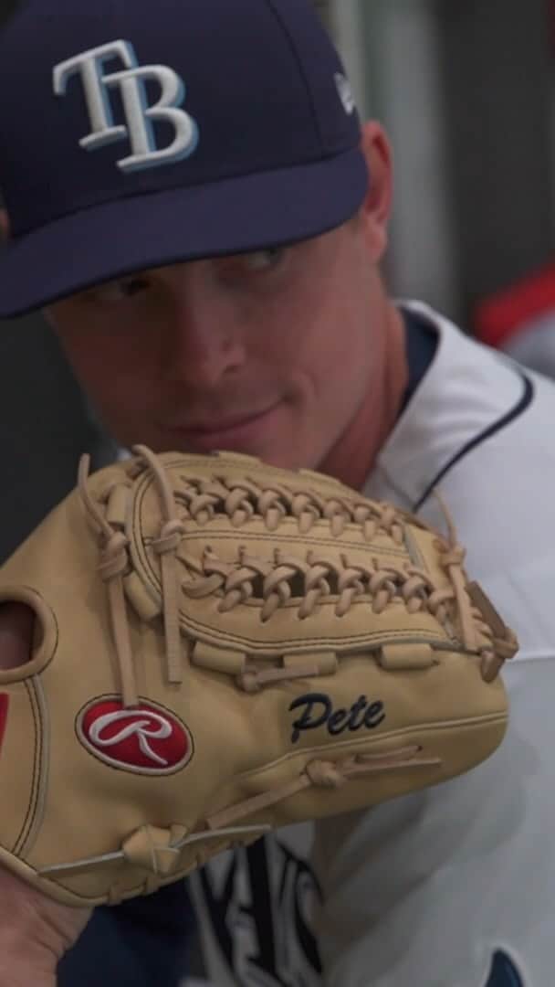 タンパベイ・レイズのインスタグラム：「We are pleased to present to you: Pete Fairbanks mic’d up for photo day」