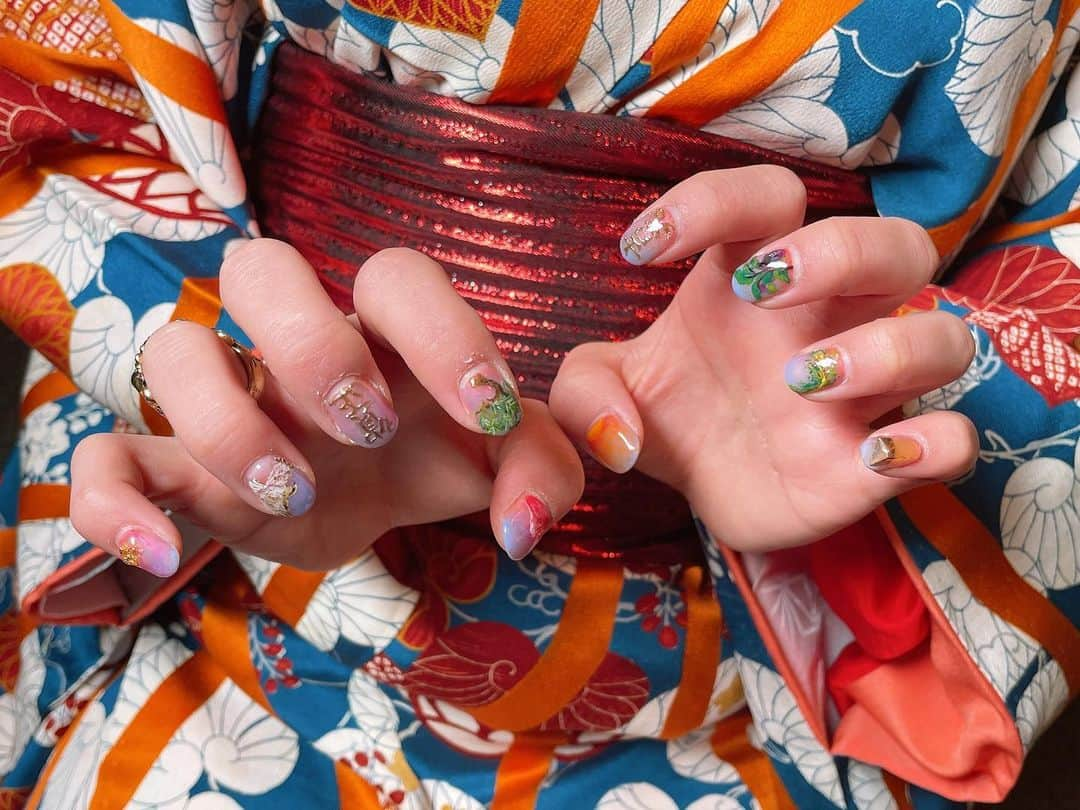 北見えりのインスタグラム：「NEWYEARNAIL! Motif: 一富士二鷹三茄子  @joyeuxponopono」