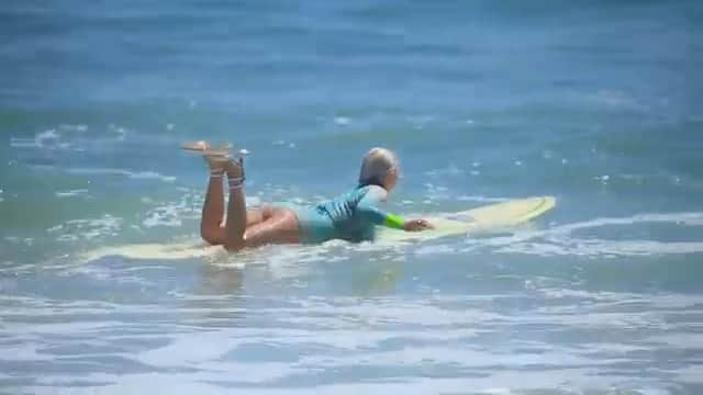 シンシア ローリーのインスタグラム：「Shredding in Heels #tbt」