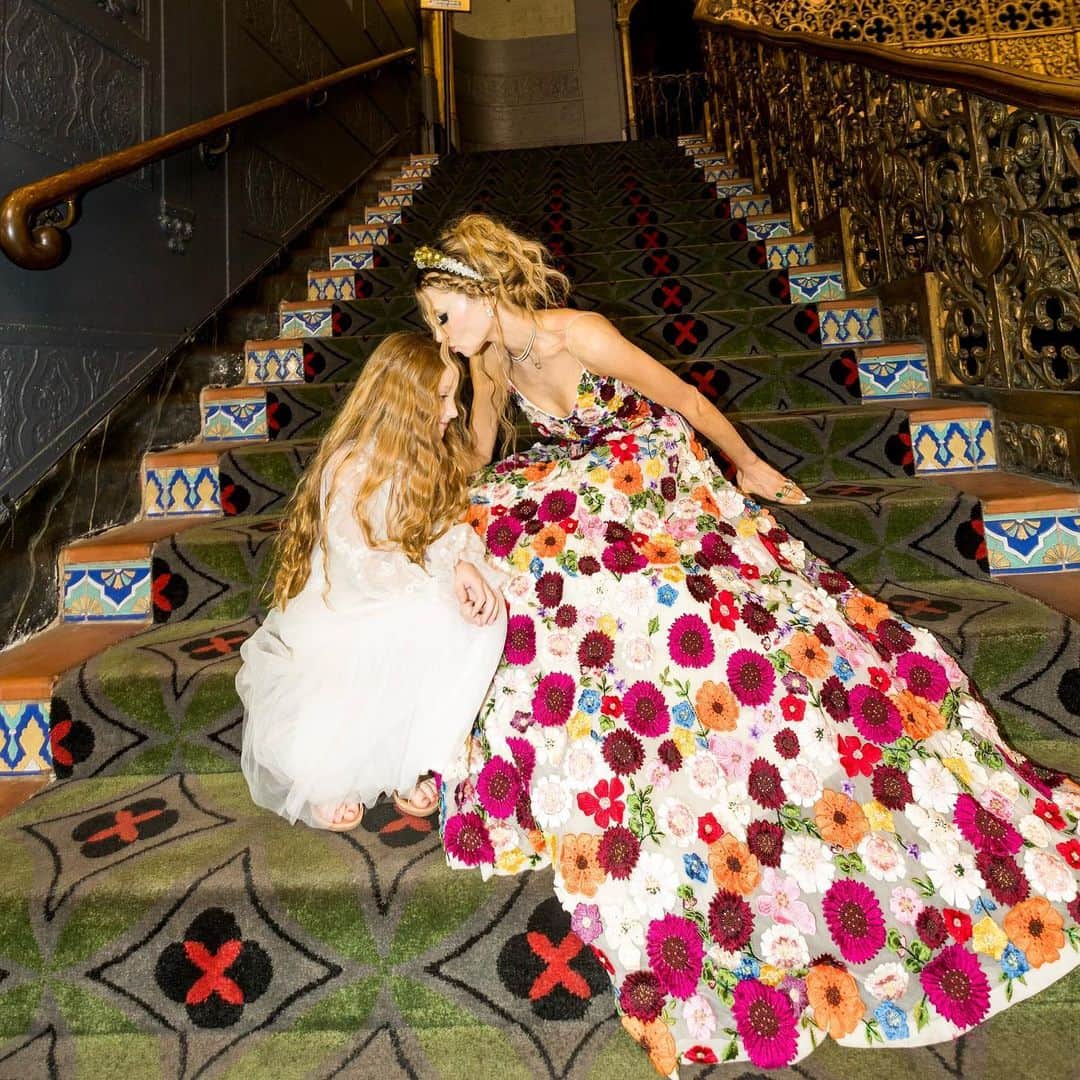 アリス+オリビアのインスタグラム：「my love for you is endless…. ❤️❤️❤️ #staceybendet」