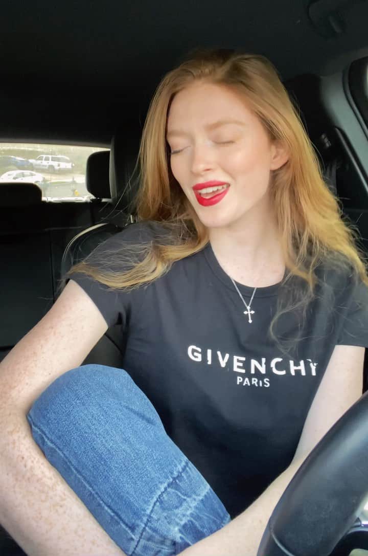 Larsen Thompsonのインスタグラム：「A clip of my latest song i recorded! I really love music, and I want to use it as an outlet to share a deeper, more vulnerable side of myself! Can’t wait to share more in the next couple months🤭 love you guys so much!!!」