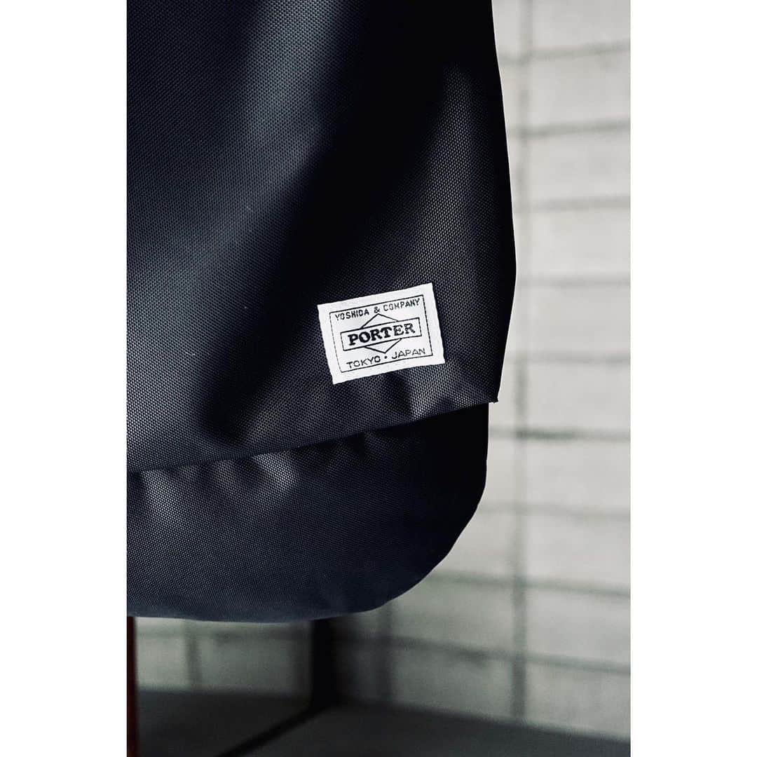 鑑田幸代さんのインスタグラム写真 - (鑑田幸代Instagram)「. hyke×Porter ( yoshida & Co.Ltd ) helmet bag (large size) 本日発売❤︎ . #hyke  #porter  #juqui」3月18日 11時10分 - yu_ki_yoo