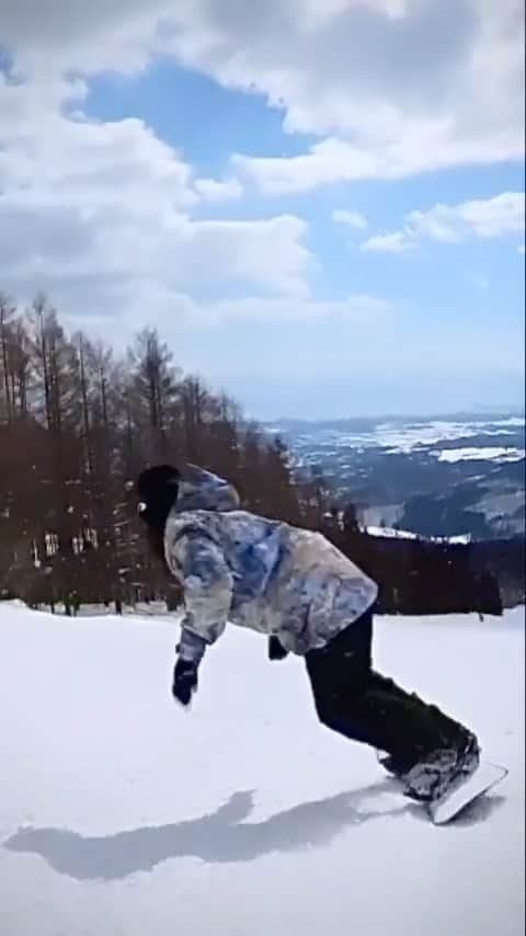 のインスタグラム：「🏂 @sims_snowboards_jp  @sims_snowboards  @burtonjapan  @burtonsnowboards  @oakleyjapan  @oakley   🎥 by @ssudo 💛」