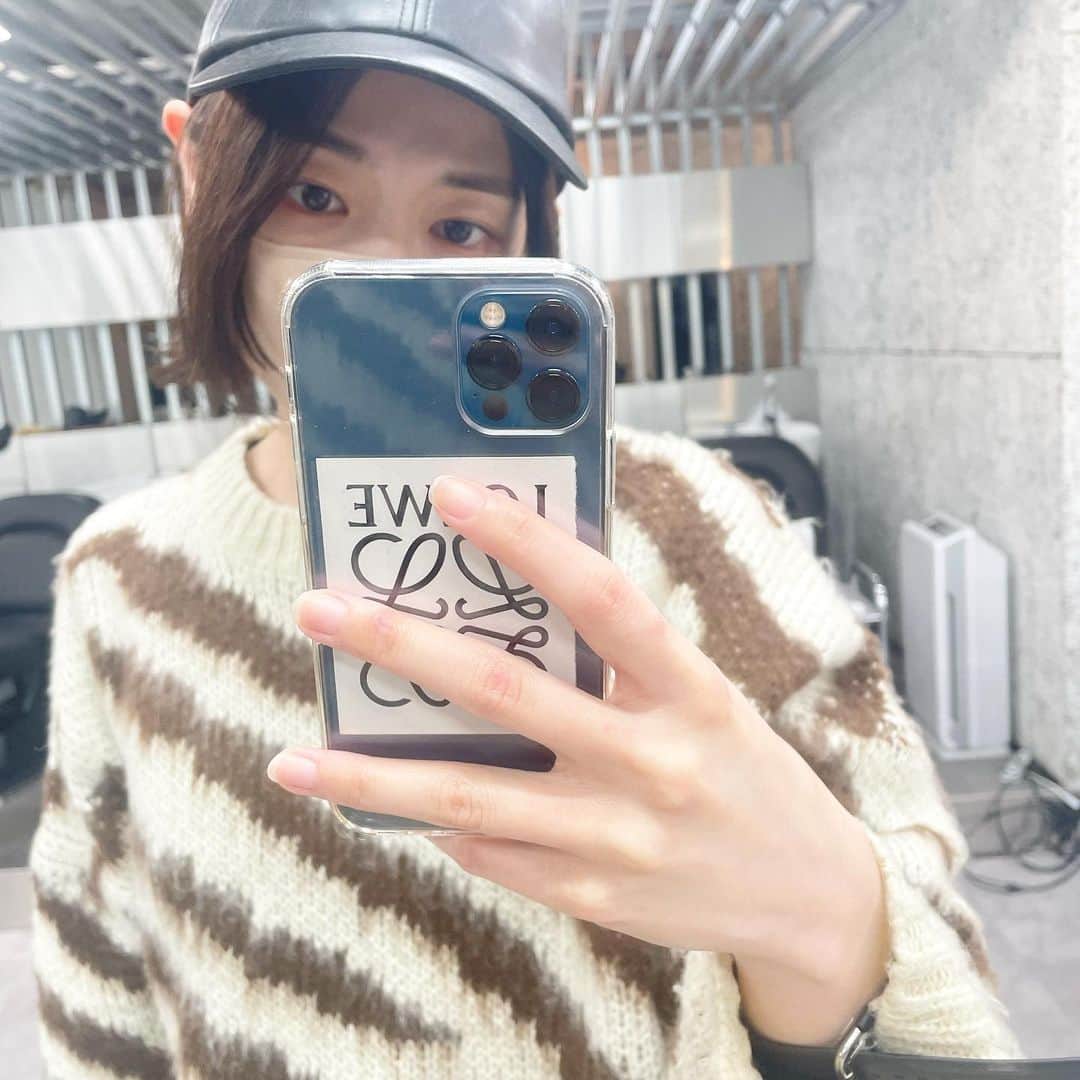 佐藤 渚のインスタグラム：「3連休ご予約お待ちしております◎   私も少し髪切りました✂︎  #コーデ　#ボブ」