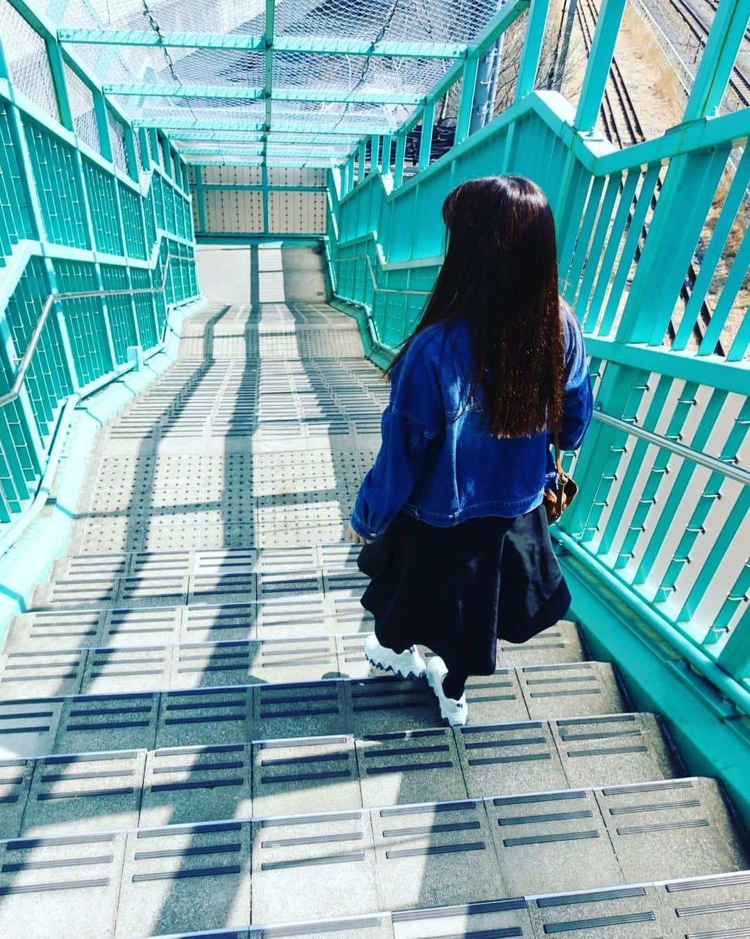 並木塔子さんのインスタグラム写真 - (並木塔子Instagram)「カメラって難しいなあ、なんて考えながら、てくてく。 #並木塔子」3月18日 17時43分 - namikichandayo