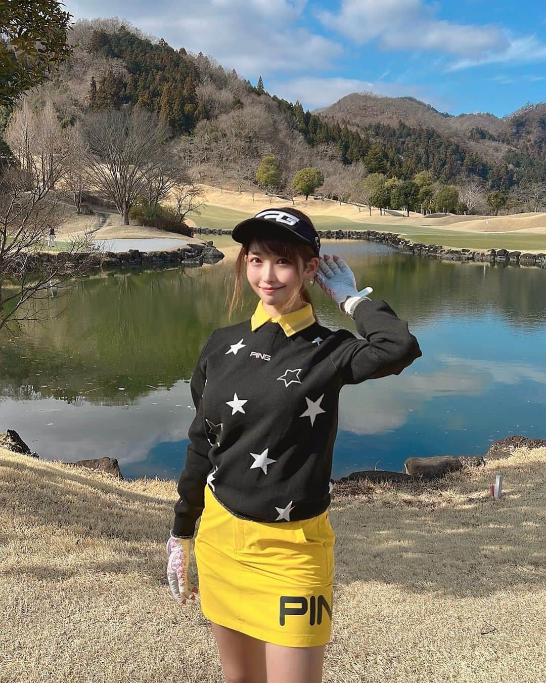 MAYUさんのインスタグラム写真 - (MAYUInstagram)「. 今日寒すぎね❄️❄️ 急に冷えてびっくり🥺❄️ 体調に気をつけて下さいね🤍 . . 写真の日はぽかぽか最高だったな〜🌼 もはや日差しが強かったくらい！ . 池に空が反射してるの綺麗だよね✨ . #ゴルフ女子#ゴルフ#ゴルフウェア#ゴルフコーデ#ゴルフファッション#ピン#ピンゴルフ#シーピージー#シーピージーゴルフ#メイプルポイントゴルフクラブ#ping#pinggolf#cpg#cpggolf#golf#golfwear#golfer#golfgirl#golfgame#golflife#golflove#golfshot#girl#girls#japanesegirl」3月18日 18時37分 - mayu.kina_golf