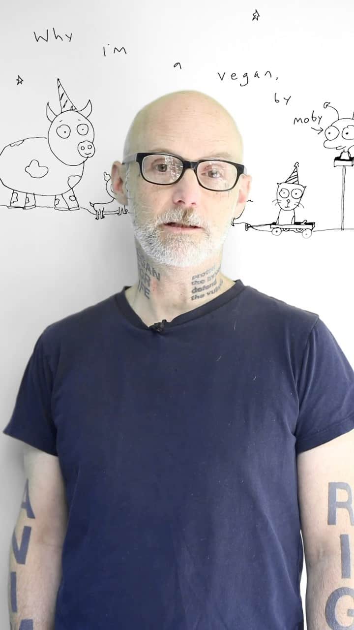 モービーのインスタグラム：「Last year I released a week of vegan content to celebrate my 34 year ‘veganniversary’. My friend @linzhicks  directed a short film that I wrote, called ‘why I’m a vegan’. It’s gone on to have a really interesting life, winning awards, and generating a lot of attention. So we’ve decided to translate it into multiple languages and relaunch it on youtube.」
