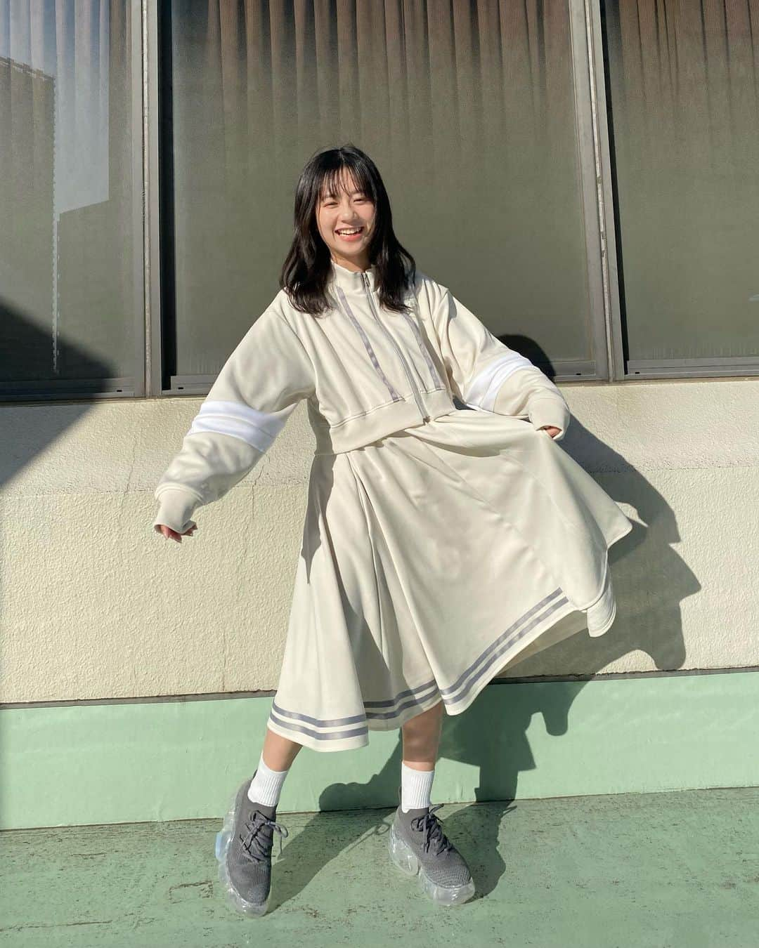 伊藤萌々香さんのインスタグラム写真 - (伊藤萌々香Instagram)「私服。 最近げっとした靴。かわいっしょ。♪」3月18日 19時38分 - momoka_ito_