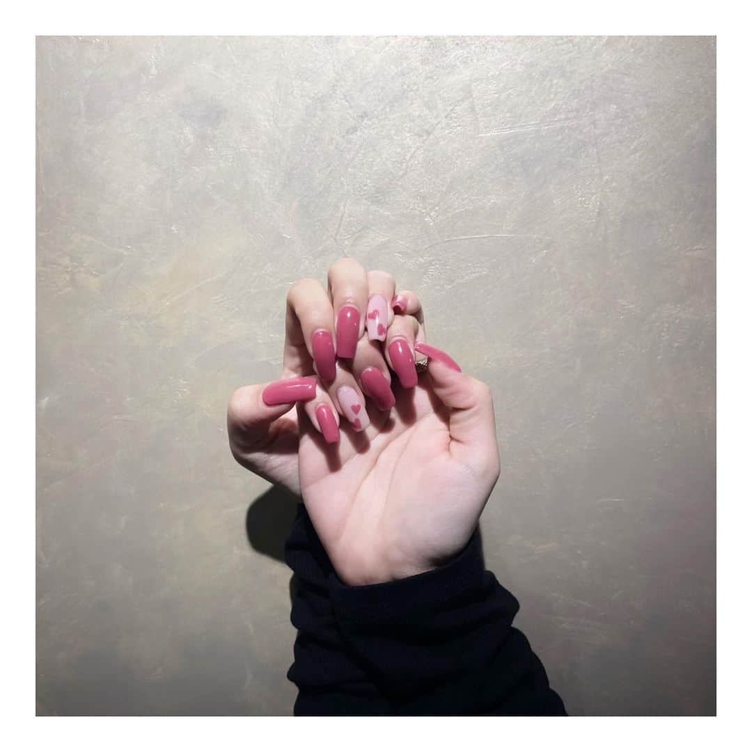 松葉愛海のインスタグラム：「🧠 new nail 🧠」