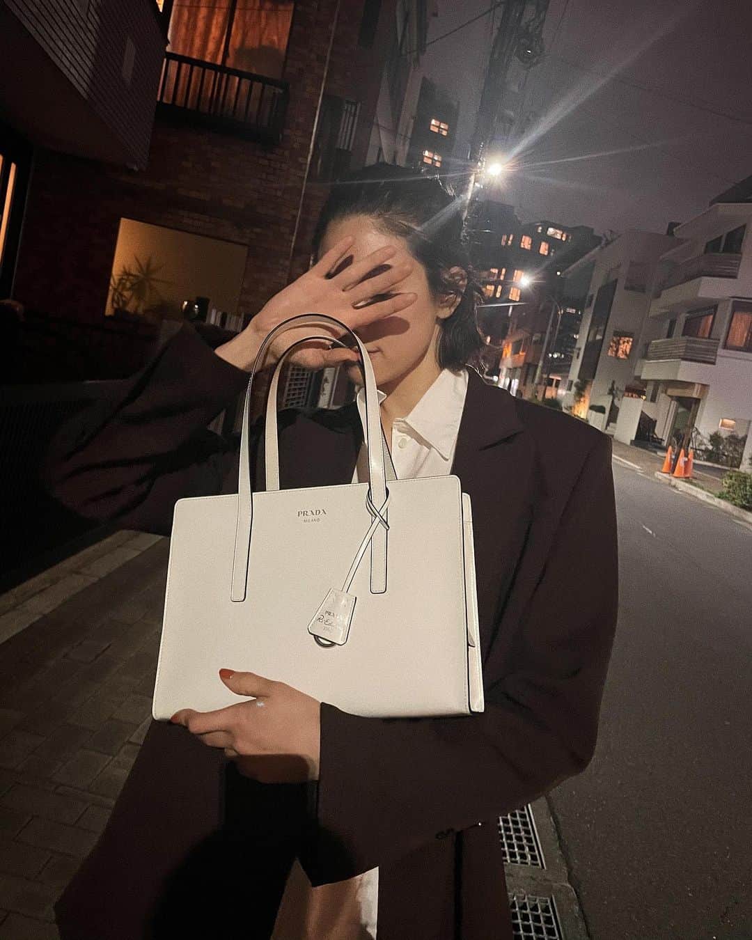 森星のインスタグラム：「#PradaReEdition1995.  @prada vibes🤍」