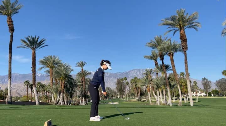 イム・ヒジョンのインスタグラム：「Fixing🛠  #golf #palmsprings #missionhills」