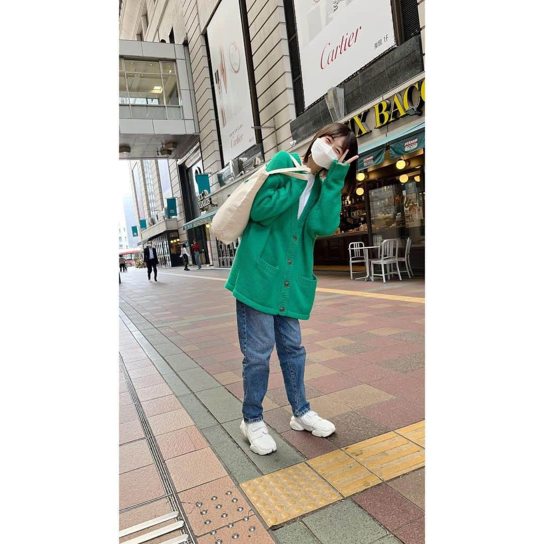 松岡はなのインスタグラム：「お母さんが撮ってくれたぁ〜🧒🏻✌🏻💚」