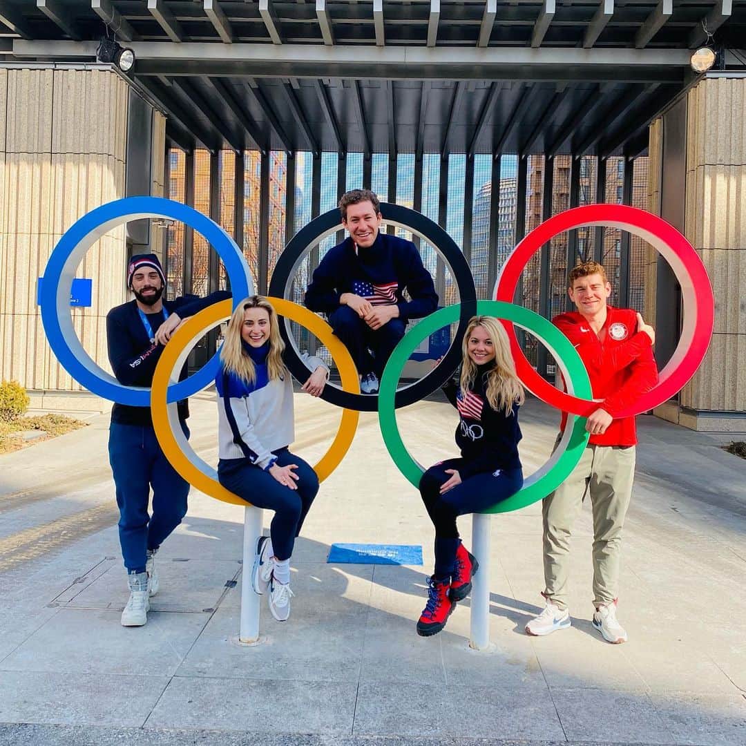 アシュリー・ケインのインスタグラム：「packing for worlds & reminiscing about all of these amazing memories🤍」