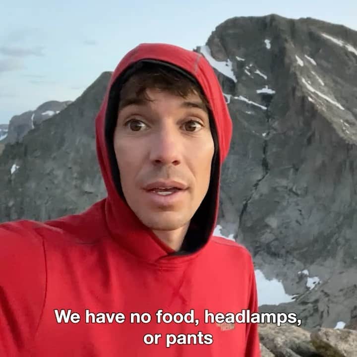 アレックス・オノルドのインスタグラム：「@tommycaldwell and I have a new film in this year’s @reelrock film tour about our experience climbing a massive traverse across Rocky Mountain National Park. Though really it’s a comedy about our friend @adam_stack who came up with the idea and provided critical support along the way. It wound up being a 36 (ish?) hour push in which we summitted 18 mountains and did 11 classic climbing routes, with something like 35mi of hiking to connect everything. It was one of our more character building days in the mountains… You can see the full film during the online global premier on March 24-27. Watch the #ReelRock16 trailer and find out more info using the link in my bio.」