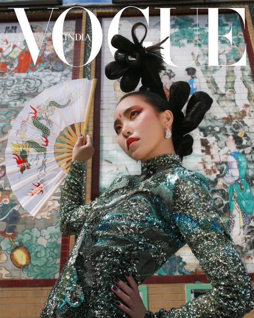 August Gettyのインスタグラム：「Roma  Inspired by the art and architecture of her namesake, Roma excels in translating ancient oxidized copper into a highly intricate textile surface through historic French Point de Chausson embroidery. Featuring a complex texture composed of hand painted beads and paillettes. Executed over 2,800 hours, Roma renders the impressionistic face of an angel with a finishing flourish of ethical ostrich feathers. Roma truly represents August Getty’s unique ability to blend history, art, and contemporary sensibilities as a fresh and exciting Couturier.」