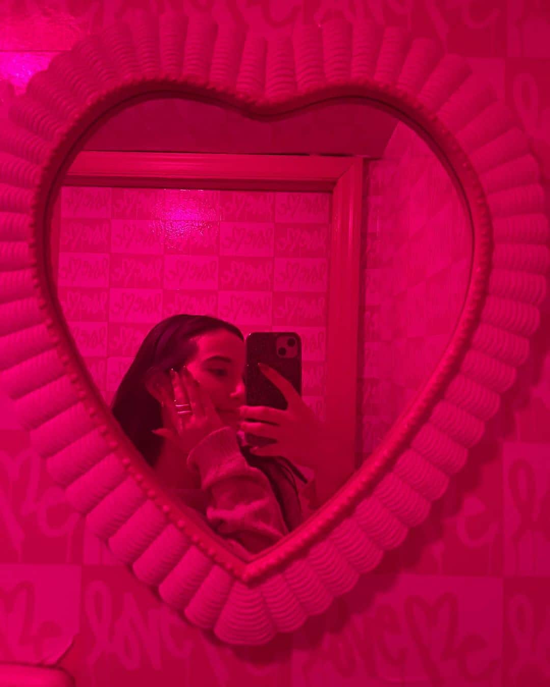 のインスタグラム：「PINK STYLE 🍸🌸♡💕🧠」