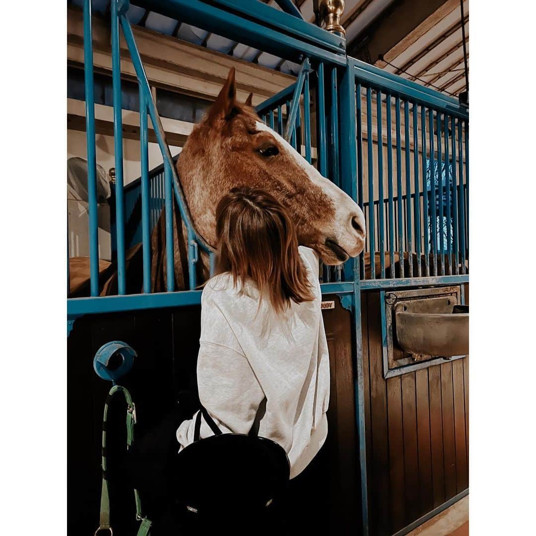 紗栄子さんのインスタグラム写真 - (紗栄子Instagram)「皆さん今日も1日お疲れ様でした🐴🌸 お馬さん達にバイバイして私もお家へ帰ります🏠🌿 @nasufarmvillage」3月19日 17時25分 - saekoofficial