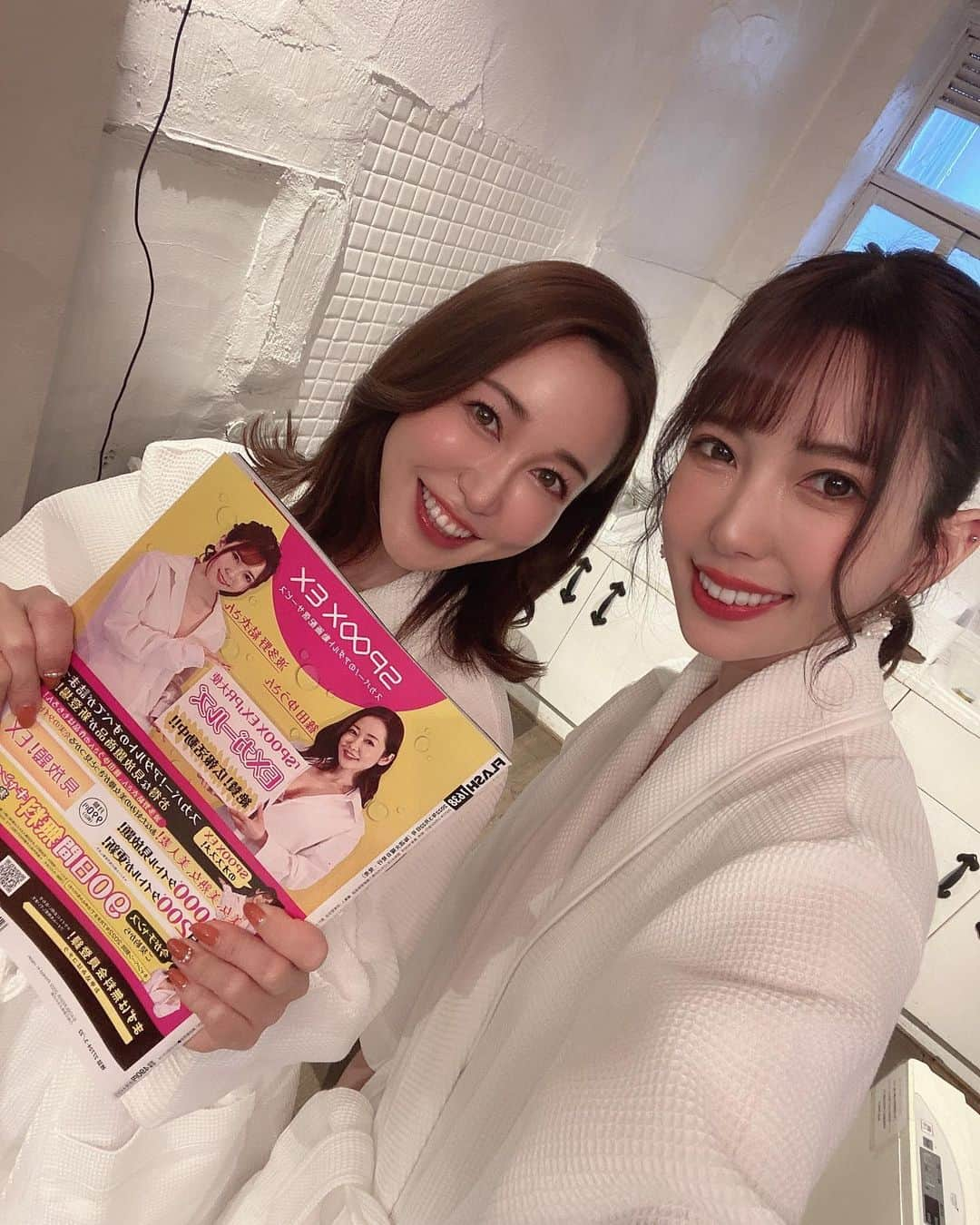 波多野結衣さんのインスタグラム写真 - (波多野結衣Instagram)「この前ゆうちゃんとスカパー！さんのお仕事でした🐰🎉  SPOOX EXのEXガールズに任命されたので、盛り上げて行きたいとおもいます！🙆🏻‍♀️✨ . . #spooxex #スカパー #動画配信サービス  #EXガールズ #篠田ゆう #波多野結衣」3月19日 18時21分 - hatachan524