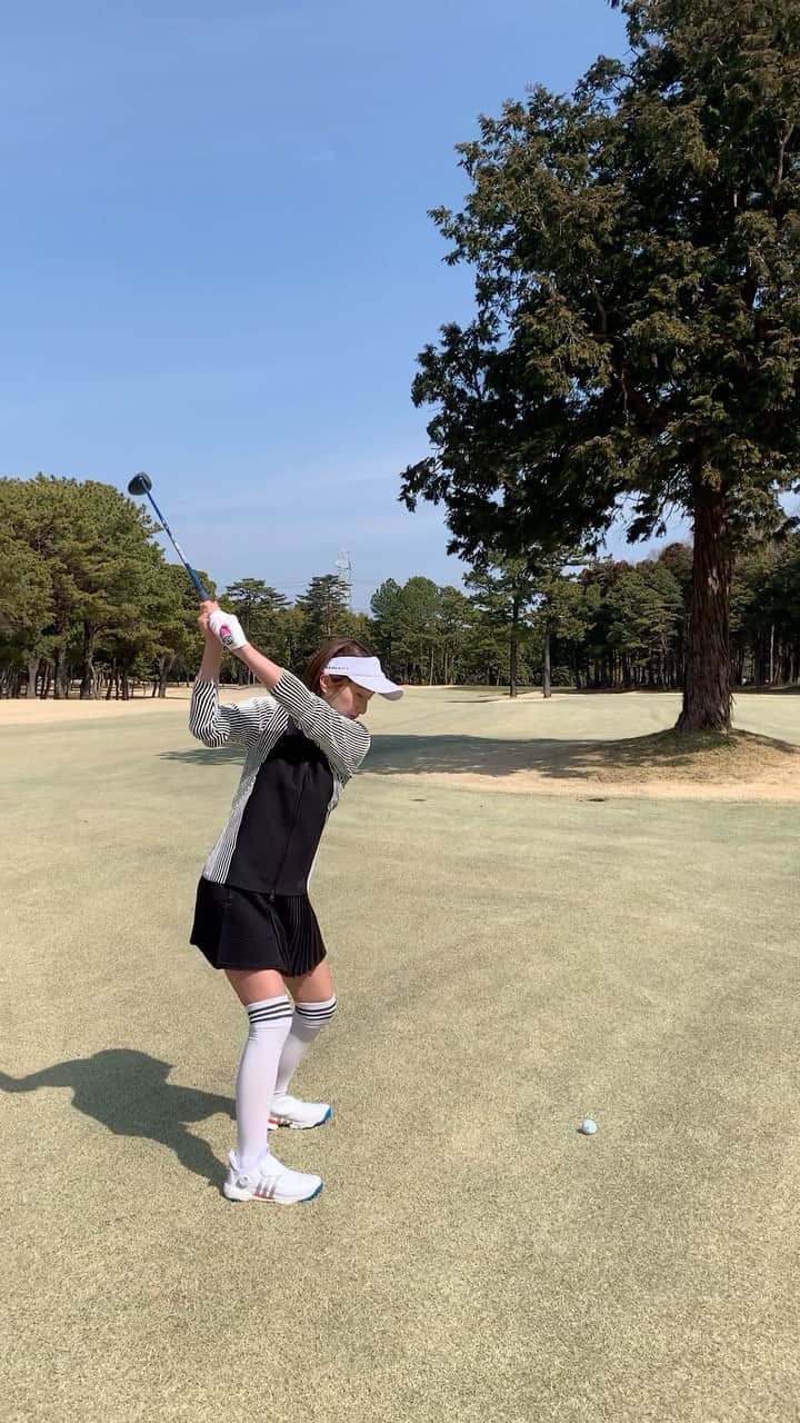 のインスタグラム：「- 木が邪魔だったけどうまくフェードしてくれた🥺❣️ 来週末の宮崎たのしみだなー⛳️  #ゴルフ女子 #ゴルフ男子 #ゴルフコーデ #スポーツ女子  #ゴルフウェア #スポーツ #golf #골프 #골프스타그램 #골프장 #라운드 #골프스윙 #골프사랑 #골프레슨 #아이언샷 #스크린골프  #golfstagram #golfswing #girlsgolf #golfer」
