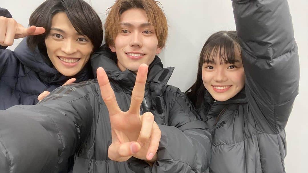 樋口晃平のインスタグラム：「明日は「暴太郎戦隊ドンブラザーズ」ドン三話！  はるかと、共に宅配泥棒を追います！そして、ブルー登場！ソノニ登場！  明日も情報てんこ盛りの3話！お楽しみに  🍑🐵👹🐶🐧  #暴太郎戦隊ドンブラザーズ #ドンブラザーズ#樋口幸平#別府由来 #志田こはく」