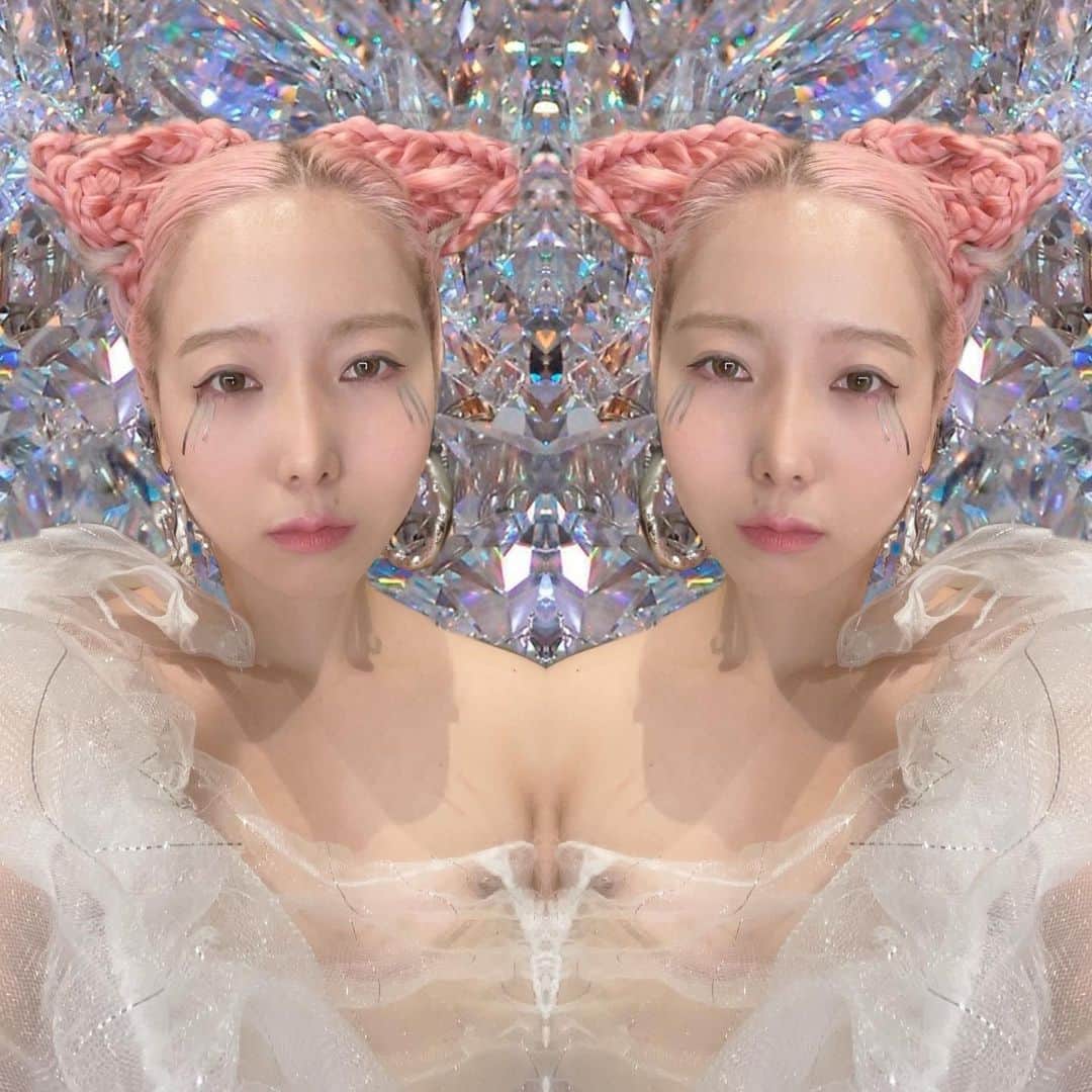 中村未来のインスタグラム：「⚡️」