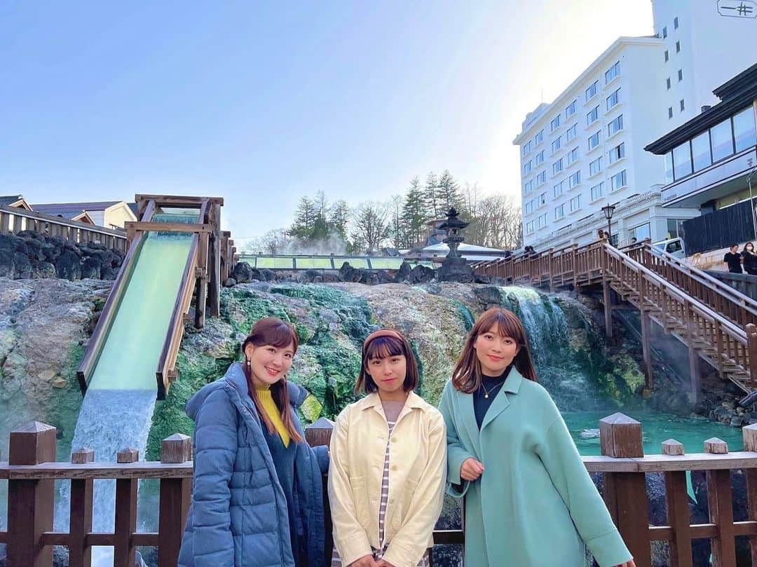 那津あやこのインスタグラム：「／草津温泉がお得過ぎる‼️😳 最大トリプルチャンスの キャンペーン中‼🎁✨ ＼ ⁡ ①草津温泉で買い物や食事をしてオリジナルグッズ🎁 ⁡ ②5000円以上で抽選会🎁 ⁡ ③宿泊したお宿をSNSにアップで さらにプレゼントをゲット‼️😭🎁💕 ⁡ ⁡ キャンペーン🎁は、3/22(火)まで⚠️ 残り3日なので、まだの方は急いでね‼️💨 ⁡ 特に③の特別賞がオススメです…🤫💕 ⁡ ⁡ #草津温泉 #草津 #群馬 #草津温泉アンバサダー #温泉 #旅行 #湯畑 #観光 #那津あやこ #女子旅 #温泉ソムリエ #gunma #trip #travel #kusatsu #travel #model #japan #japanesegirl」