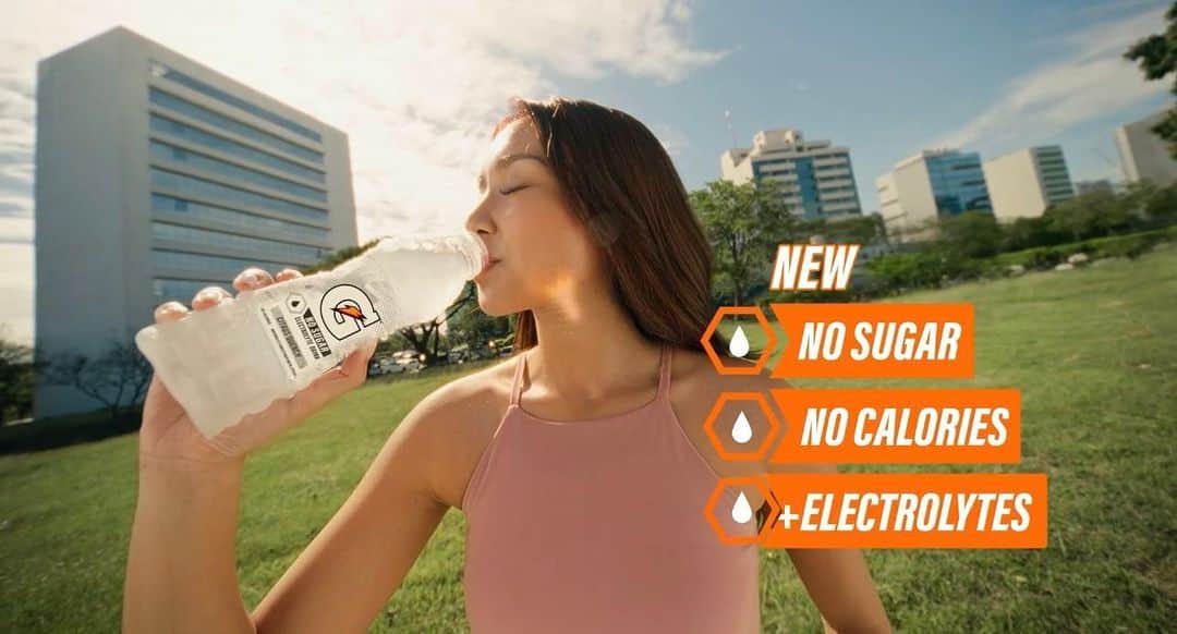 Kathryn Bernardoのインスタグラム：「Always on the go? Equip yourself with a drink that gives you proper hydration but with NO SUGAR! For me, Gatorade No Sugar is the only one that can keep up with my everyday movement. I hope you'll love it just as much as I do!💧😉  #MoveYourEveryday   @GNoSugarPH」