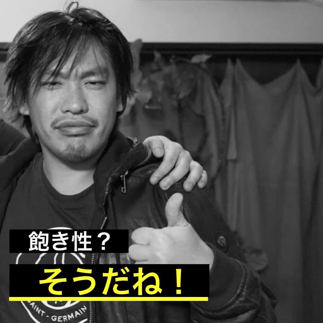 箕輪厚介 　公式のインスタグラム：「色んな理由をつけて新しいことを避けてないか？ 三日坊主でもいいから挑戦しないと出会いなんてないぞ！  やめることを恐るな！ とにかく自分から動け！  出典：箕輪厚介（2018） 『死ぬこと以外かすり傷』マガジンハウス 「熱狂に出会うための自然消滅のススメ」より  写真提供: 松村 拓実(@tackmin0951)  テキスト：サボ  #熱狂 #地道 #箕輪編集室 #死ぬこと以外かすり傷 #本物 #箕輪厚介 #newspicks #ビジネス書 #自己啓発 #やりたいことをやる #働き方 #進化 #オンラインサロン #就活 #意識高い系 #今日の名言 #サラリーマン #夢を叶える #挑戦 #仕事 #転職 #生き方 #行動 #変化 #会社員 #夢中 #言葉の力 #チャンス #自分らしく生きる #人生一度きり」