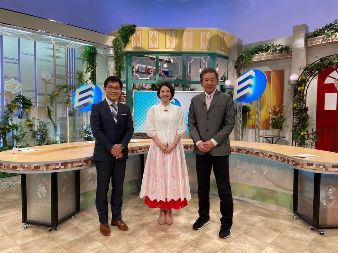 渕上沙紀さんのインスタグラム写真 - (渕上沙紀Instagram)「今日はなんと！Eタウンスポーツ スタジオに川口和久さんをお迎えしてお送りしました😆✨✨ 野球の話とても面白くて、もっともっと聞きたかったです😂  そして明日はショコラジ❣️ ショコラジも鯉祭り直前SPでお送りしますよーー⚾️ カープ一色な週末だぁーーーー！！  さらに！開花宣言はあるのか！🌸  #カープ#川口和久　さん #Eタウンスポーツ#ショコラジ」3月19日 21時18分 - saki_fuchigami