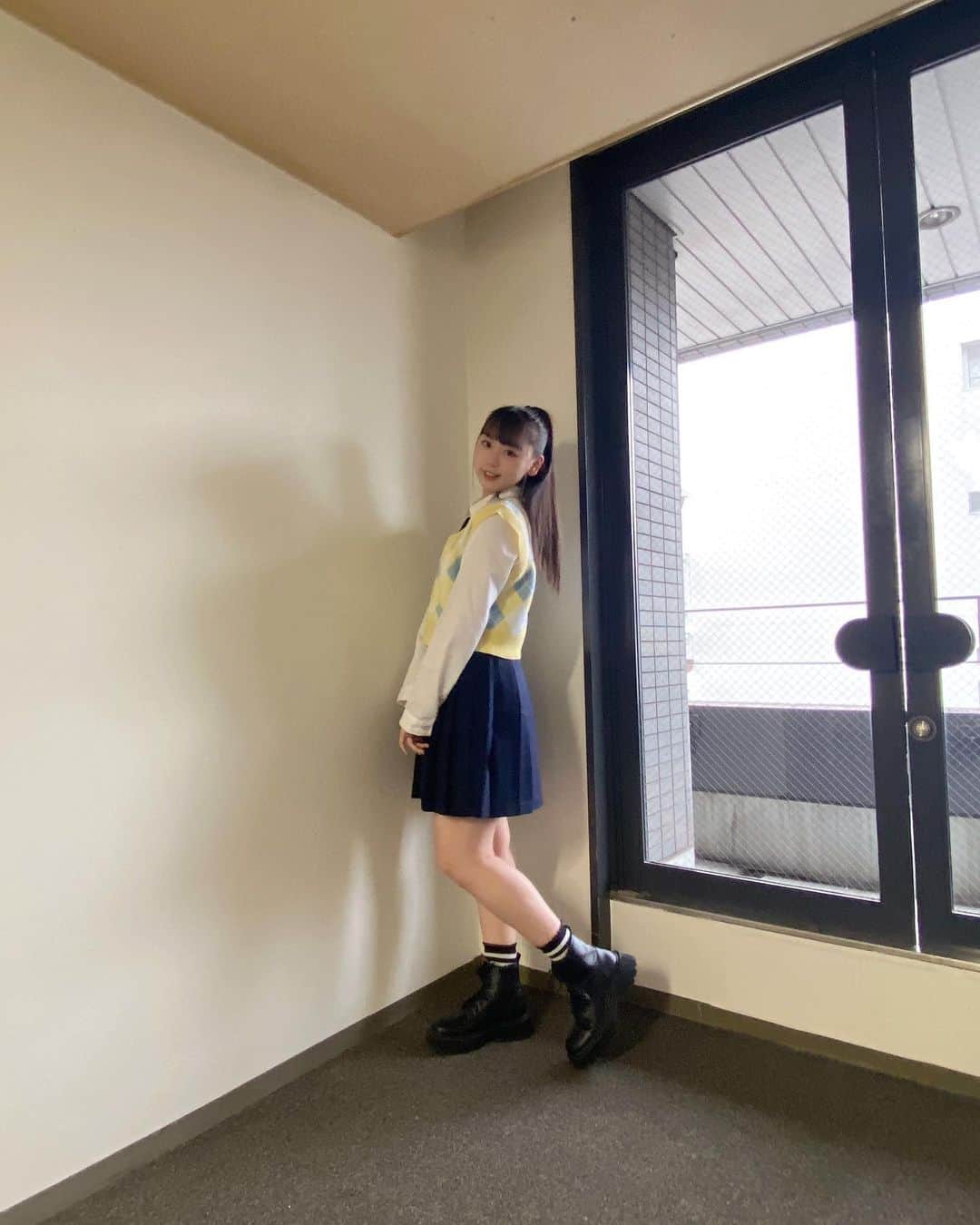 泉綾乃さんのインスタグラム写真 - (泉綾乃Instagram)「🤎🤍✖️💙💛」3月19日 22時07分 - _anon_1122