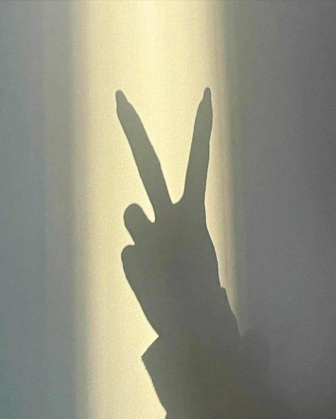 MARISのインスタグラム：「✌️See you Osaka in few days🖖❤️」