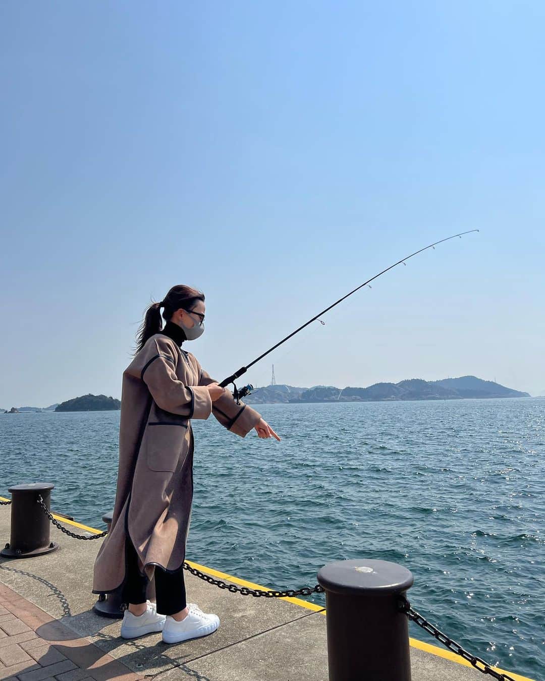 江口紗代のインスタグラム：「.  釣りに挑戦したよ🎣  動画はとんでもなく ダサかったのでやめておきます…  #釣り#釣り初心者#２時間だけ#🎣#0」