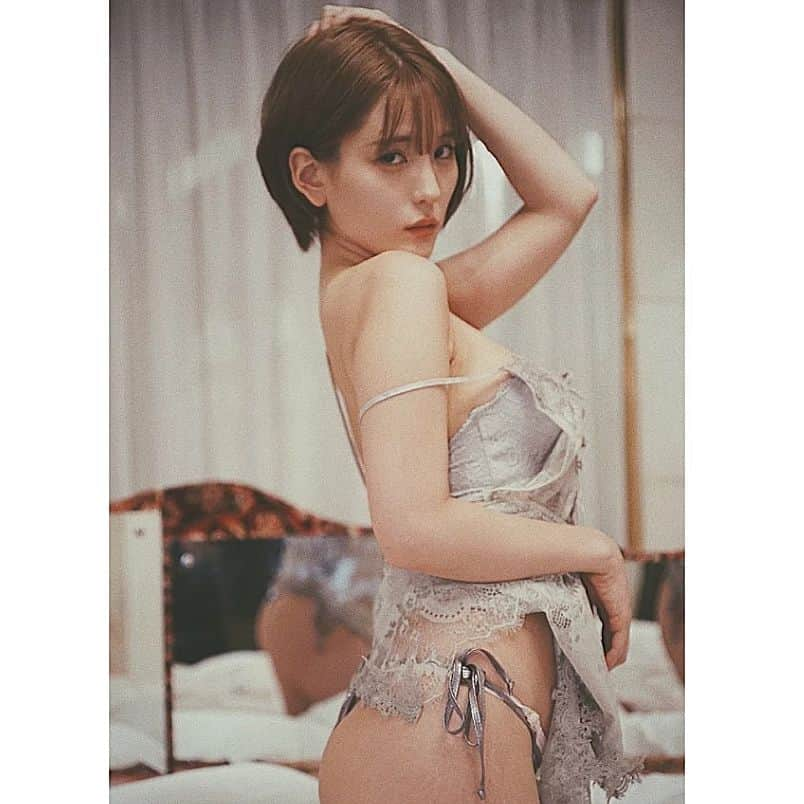 朝比奈祐未さんのインスタグラム写真 - (朝比奈祐未Instagram)「ホテルファミーさんでこねぎちゃんに撮ってもらった写真⁡です💓 ⁡レトロ風に加工してみました！ ⁡⁡.⁡ クラシックなワンピースやベビードールが映えるレトロで豪華な内装でした✨ 撮影プランの⁡詳細は公式HP へ！ ⁡⁡⁡. ⁡⁡#ホテルファミー #幕張ホテル #幕張本郷 #ラブホテル #レジャーホテル #PR #グラビア #昭和レトロ #レトロ #グラビアアイドル #モデル #撮影 #朝比奈祐未」3月19日 23時59分 - yumi_asahina