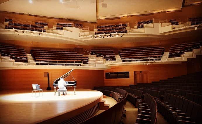 牛田智大さんのインスタグラム写真 - (牛田智大Instagram)「新潟公演にお越しくださった皆さまありがとうございました。再びこの舞台に立てたことは大きな喜びです。」3月20日 0時09分 - tomoharu_ushida_official