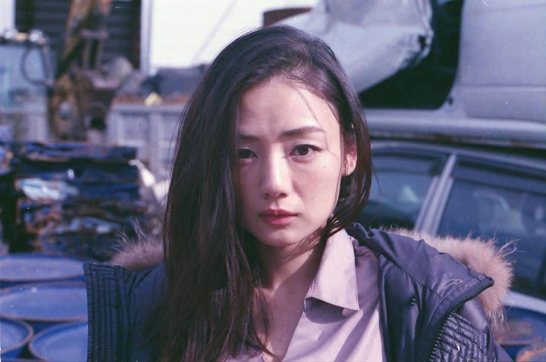 片山萌美のインスタグラム：「🤍  映画 #永遠の1分。 主演のマイケルキダさんが 撮ってくれた一枚🎞  永遠の1分。 映画館にて公開中🎦 ぜひ！  #マイケルキダ #moemikatayama」